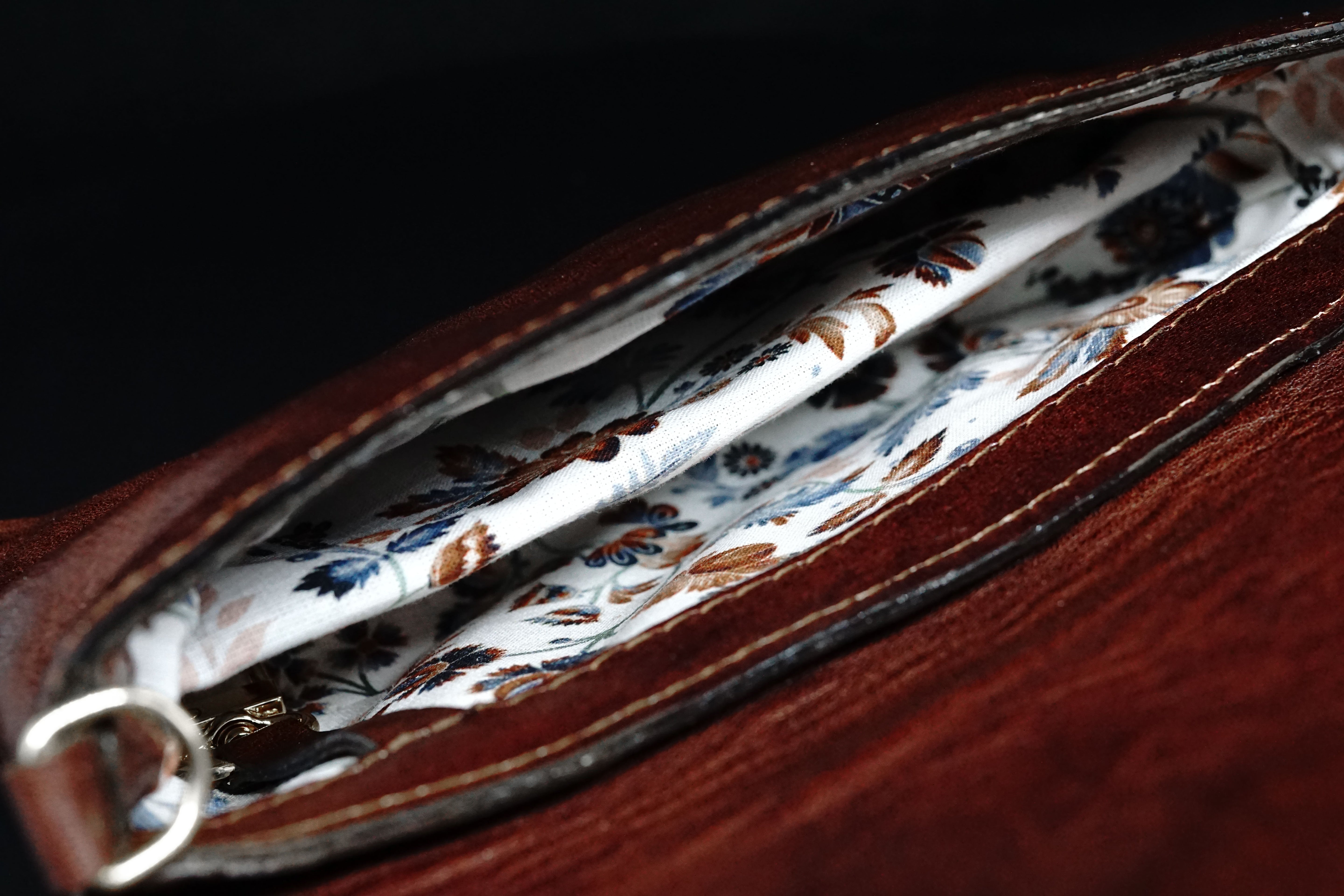 Moderan smeđi set za žene Euphory - remen i torbica